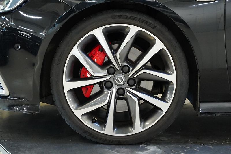Opel Insignia - fotka 10 z 30