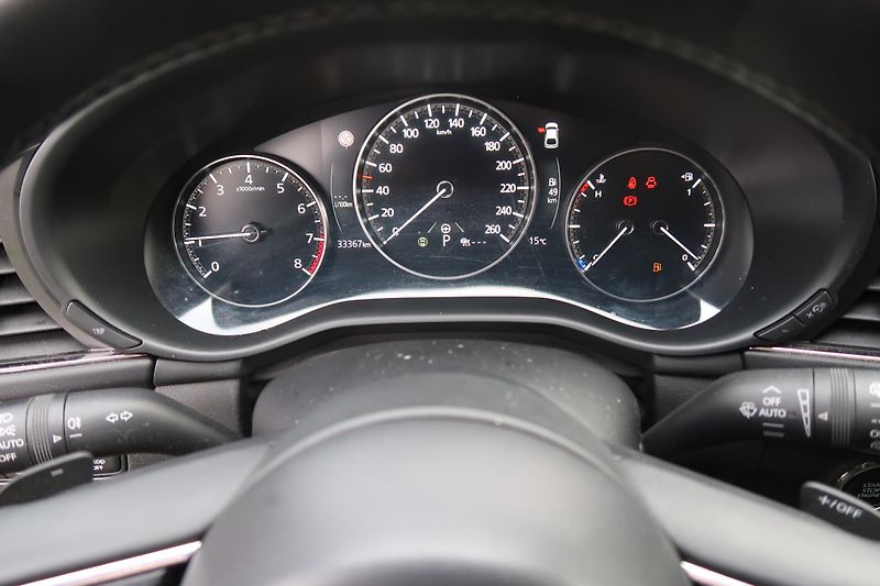 Mazda 3 2,0 X186 AT AWD, Bose,360°kam. - fotka 22 z 29
