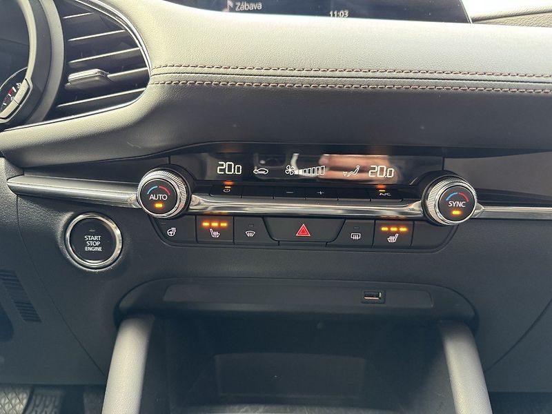 Mazda 3 (2019) 2.0i G-122 Ad.LED Bose Kamera - fotka 10 z 49