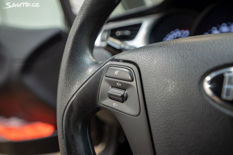 Kia Ceed 1.4 CVVT 74 kW serv.kniha - fotka 15 z 27