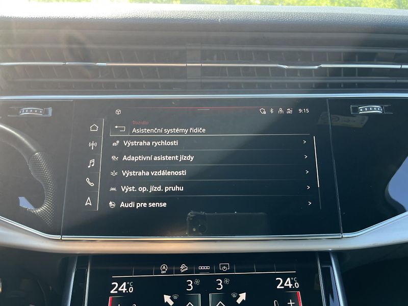 Audi Q7 50TDi quattro S-line - fotka 18 z 24