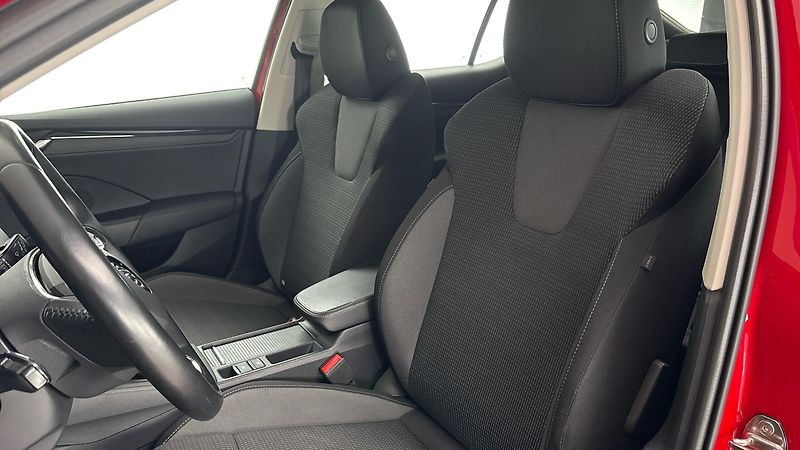 Škoda Octavia 1.5 TSI Ambition - fotka 15 z 24