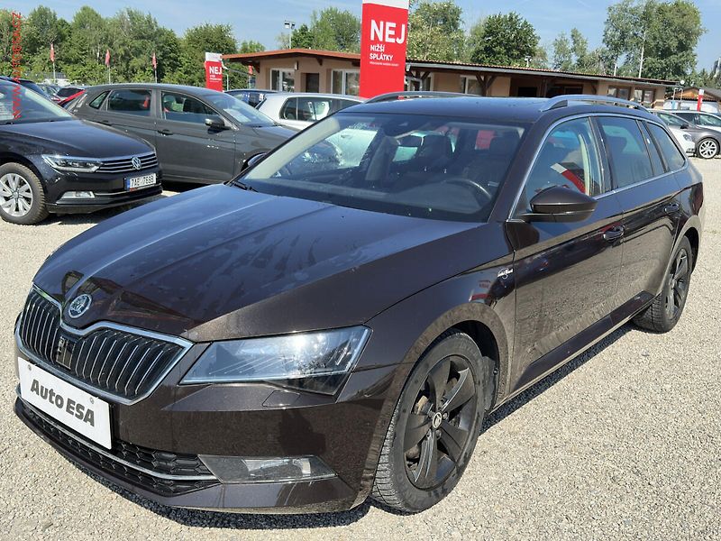 Škoda Superb (2015) 2.0 TDi 4x4, ČR, DSG, bixen - fotka 3 z 23