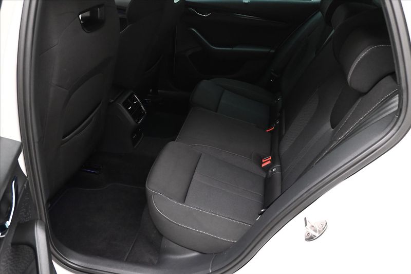 Škoda Octavia 2,0 TDI 110 kW SportLINE Záruk - fotka 14 z 32