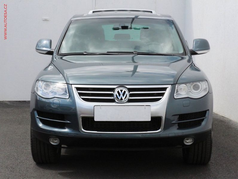Volkswagen Touareg (2008) 3.0TDi 4x4, AT - fotka 2 z 3