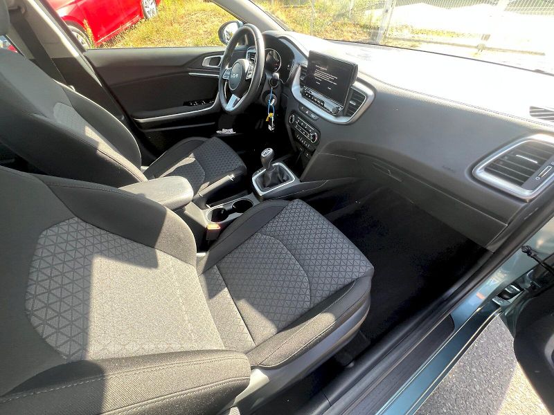Kia Ceed (2025) Spin SW 1.5 T-GDI 103 kW 6°man - fotka 19 z 31