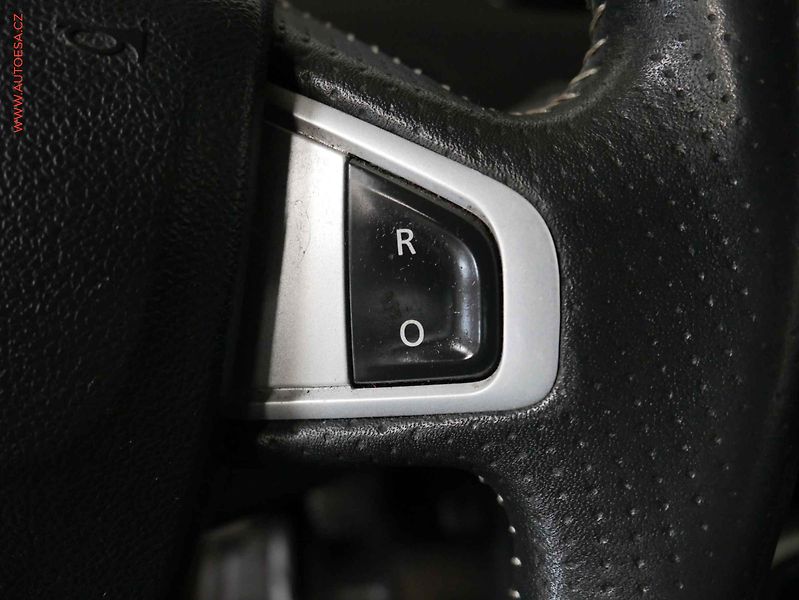 Renault Scénic (2013) 1.6 dCi, ČR, Xenon, AC - fotka 15 z 24