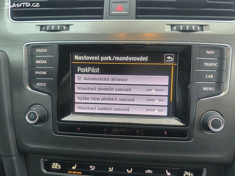 Volkswagen Golf 2.0TDI4X4,VÝBAVA,KRÁSNÝ,SERVIS - fotka 18 z 49