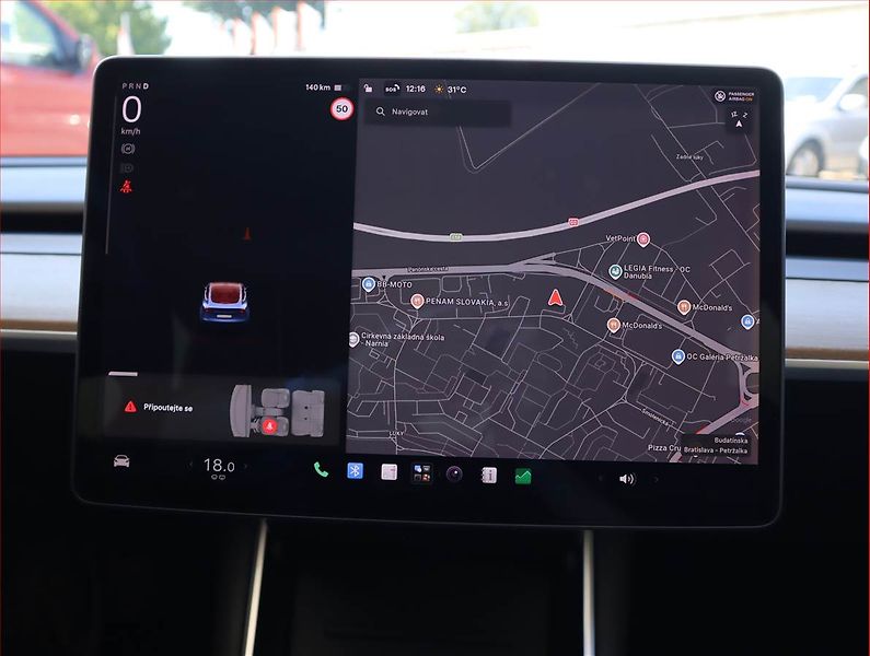 Tesla Model 3 (2019) Std Range Plus 52kWh - fotka 13 z 24