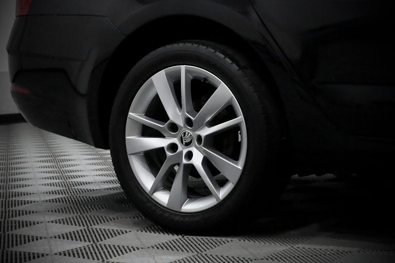 Škoda Octavia 3 FL Combi 1.4 TSI 110 kW - fotka 8 z 31