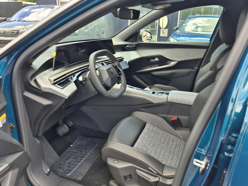 Peugeot 3008 (2026) ALLURE Hybrid 145 e-DCS6    - fotka 9 z 20