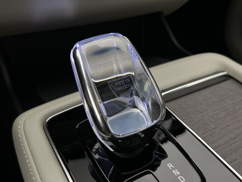 Volvo XC90 (2026) T8 AWD AUT RECHARGE DARK PLUS - fotka 32 z 49