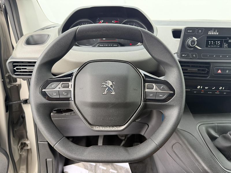 Peugeot Rifter (2020) 1.2 PureTech 7 míst ser.knížka - fotka 21 z 23
