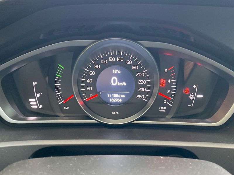Volvo V40 - fotka 14 z 28