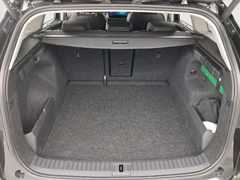 Škoda Enyaq (2025) 85x (82 kWh), SoH 100% - fotka 14 z 26