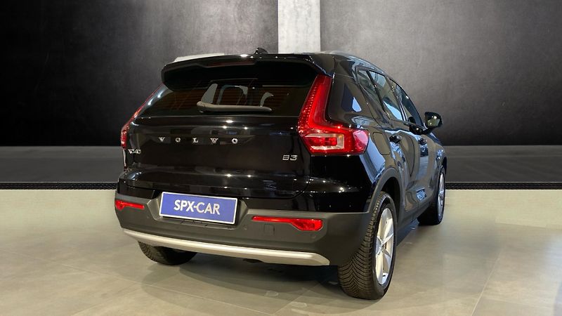 Volvo XC40 CORE, B3 FWD, 120+10 kW / 163+ - fotka 4 z 29