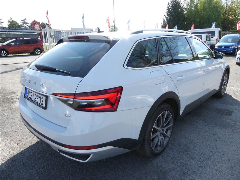 Škoda Superb 2,0 TDi 147kW SCOUT,DSG,4x4,DP - fotka 9 z 49