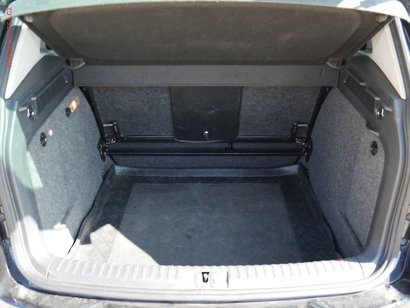 Volkswagen Tiguan (2009) 2.0TDi, ČR, DSG, xenon, navi - fotka 7 z 21