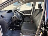 Toyota Yaris 1,3 Terra Cool - náhled 9