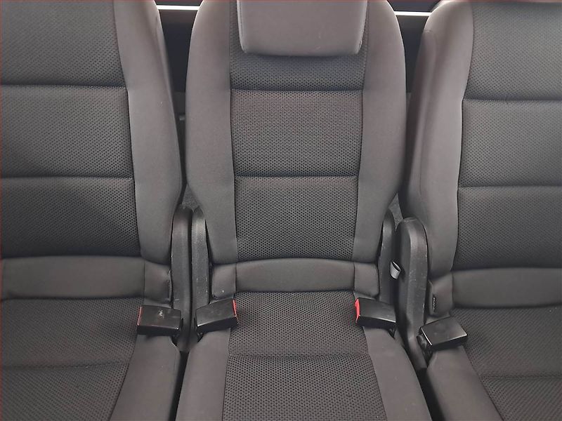 Volkswagen Touran (2015) 1.6 TDI, Navi, Tempomat - fotka 10 z 19