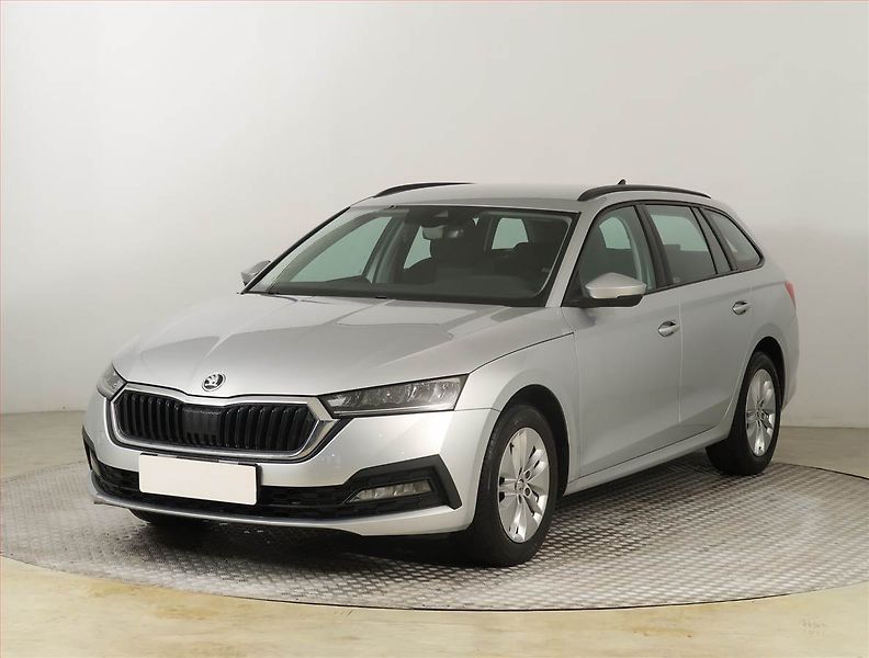 Škoda Octavia (2022) Ambition 2.0 TDI, ČR,1.maj - fotka 2 z 22
