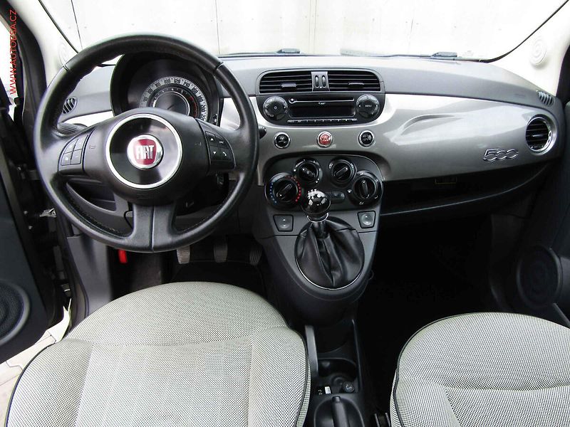 Fiat 500 (2012) 1.2, Lounge, panor - fotka 8 z 18