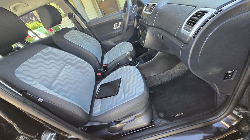 Škoda Fabia 1.4 16V STYLE EDITION 1MAJ. - fotka 22 z 32