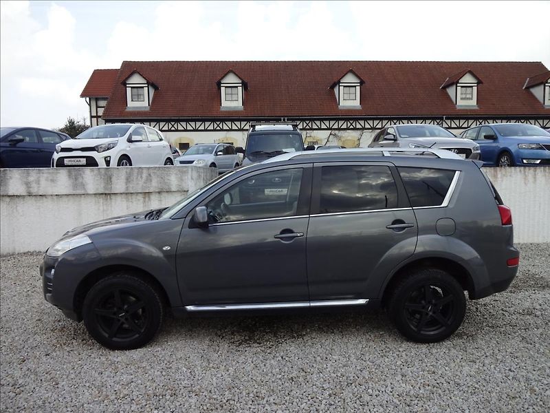 Peugeot 4007 2,2 HDI 115kW 4x4 - fotka 4 z 53