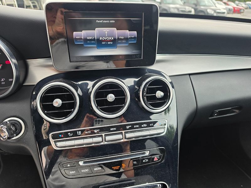 Mercedes-Benz Třídy C (2017) 2.2 D Automat, 4Matic - fotka 11 z 17