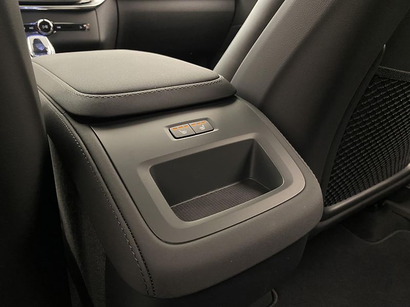 Volvo XC90 (2026) B5 AWD BLACK EDITION PLUS 7m - fotka 68 z 69