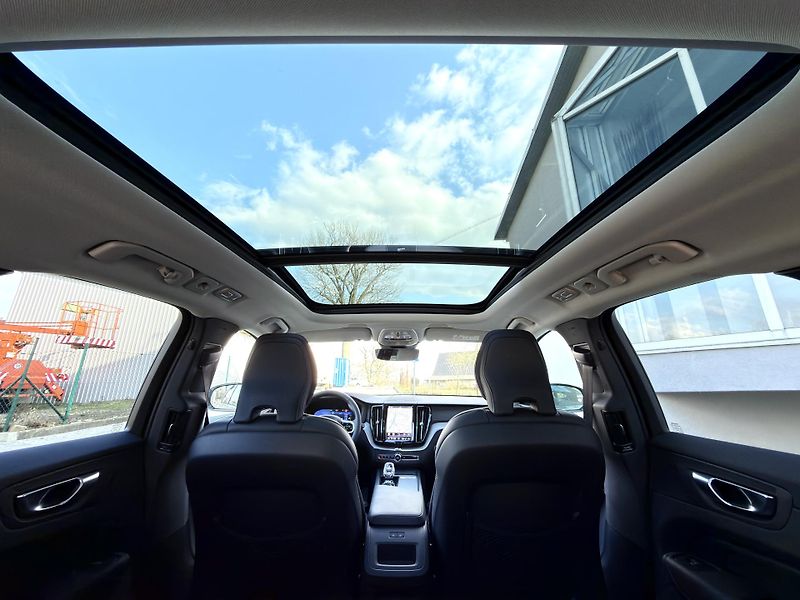 Volvo XC60 T8 AWD RECH.*ULTRA DARK + kola - fotka 20 z 62