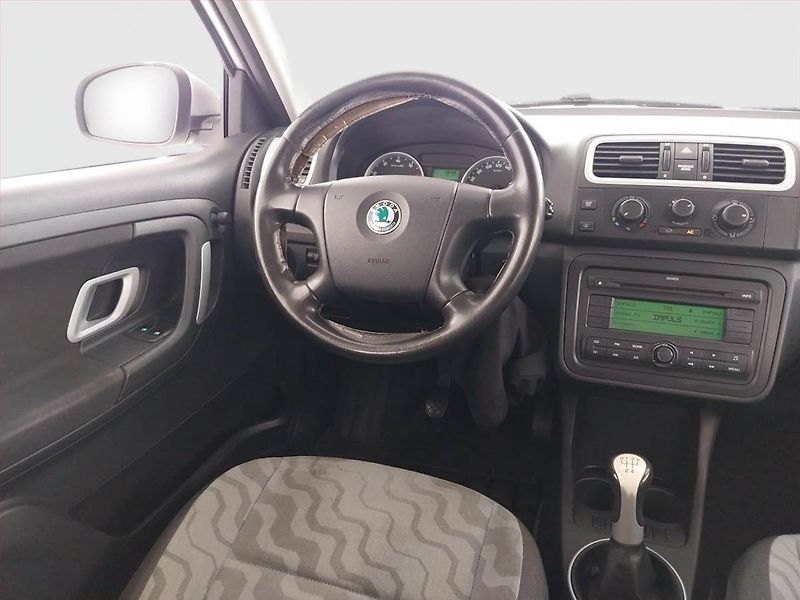 Škoda Fabia (2008) Ambition 1.2 12V - fotka 7 z 16