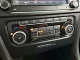 Volkswagen Golf (2011) 1.6 TDI, nová STK, dobrý stav - náhled 13