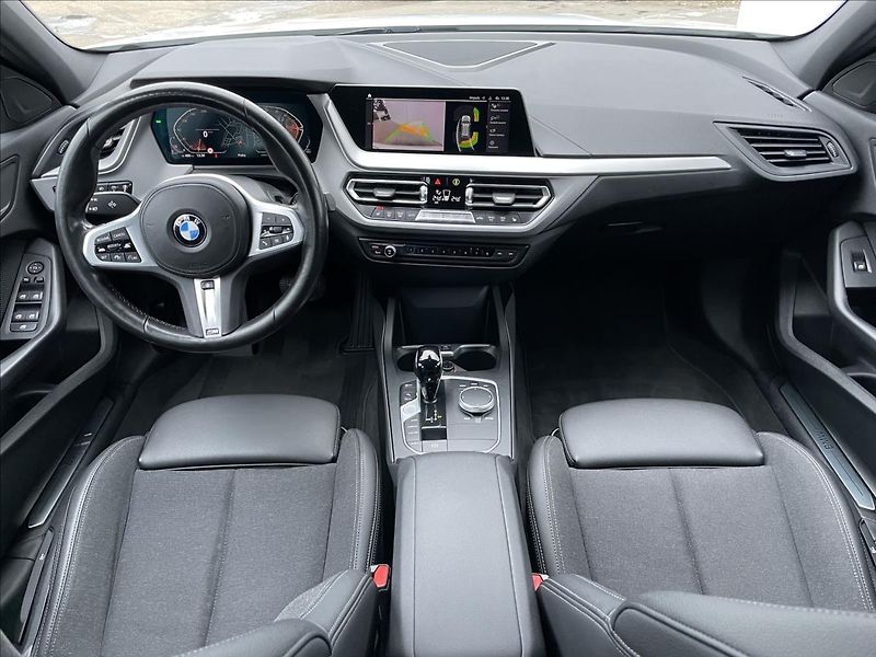 BMW Řada 1 2,0 120d xDrive AT8 Advantage - fotka 6 z 22