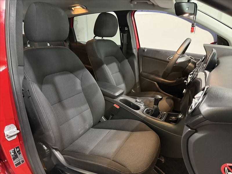 Mercedes-Benz Třídy B 1,8   CDi BI-XEN NAVI VÝHŘEV - fotka 28 z 40