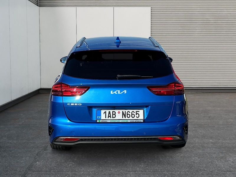 Kia Ceed (2023) TOP 1.5T-GDI 118kW CZ DPH - fotka 5 z 11