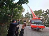 Hasiči vytahovali dodávku z Vltavy.