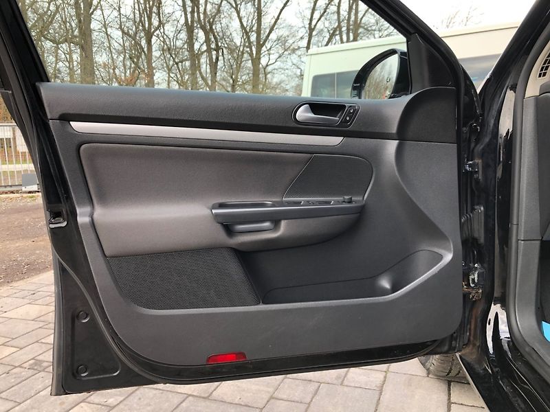 Volkswagen Golf Variant (2009) 1.9 TDi - fotka 8 z 27