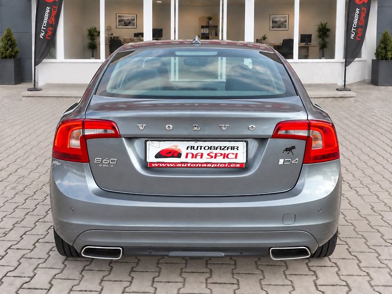 Volvo S60 (2017) 2.0D4 147kW AUT -NOVÉ V ČR - fotka 7 z 38