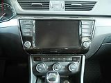 Škoda Superb (2015) 1.6 TDi, DSG, bixen, navi - náhled 14