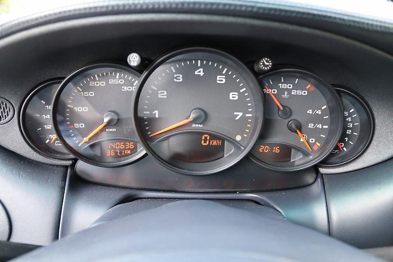 Porsche 911 996 3.4 CARRERA 221kW - fotka 32 z 49