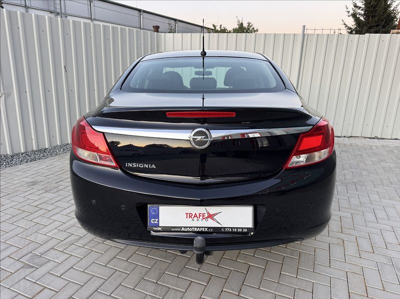 Opel Insignia 1,6 i 85kW tažné KLIMA ALU - fotka 11 z 50
