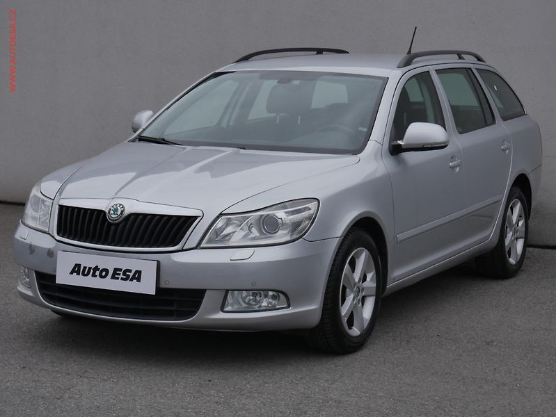 Škoda Octavia (2012) 1.6TDi, ČR, autoAC - fotka 3 z 22
