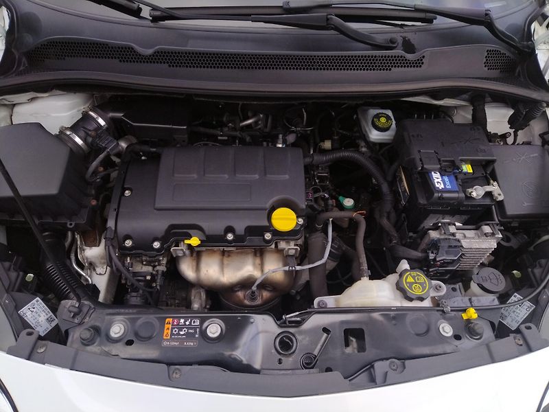 Opel Corsa 1.2 i - fotka 27 z 27