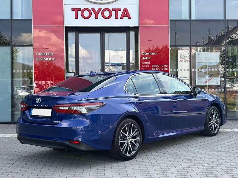 Toyota Camry 2,5 Hybrid Executive VIP - fotka 3 z 18