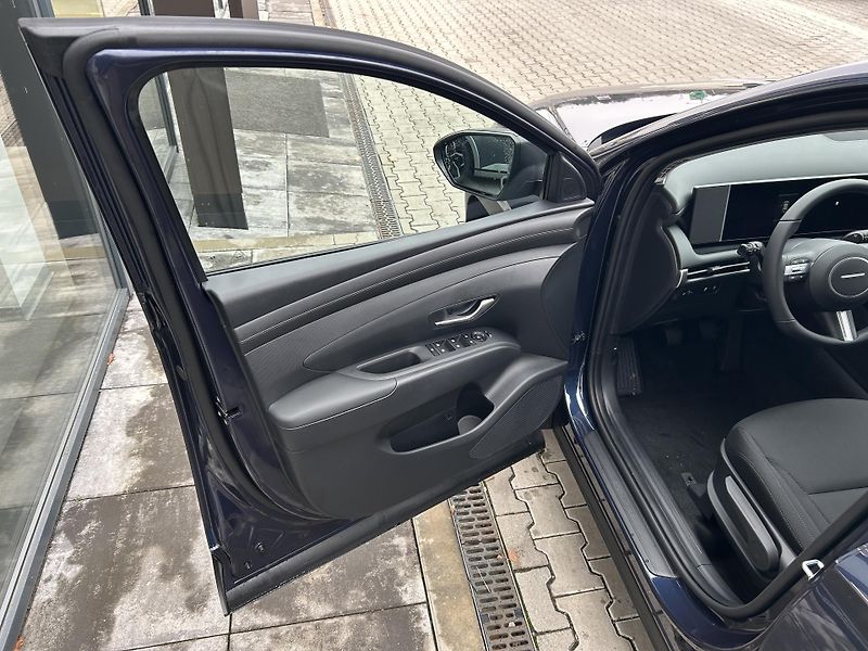 Hyundai Tucson 25 1,6 TGDI DCT SMART SP - fotka 12 z 32