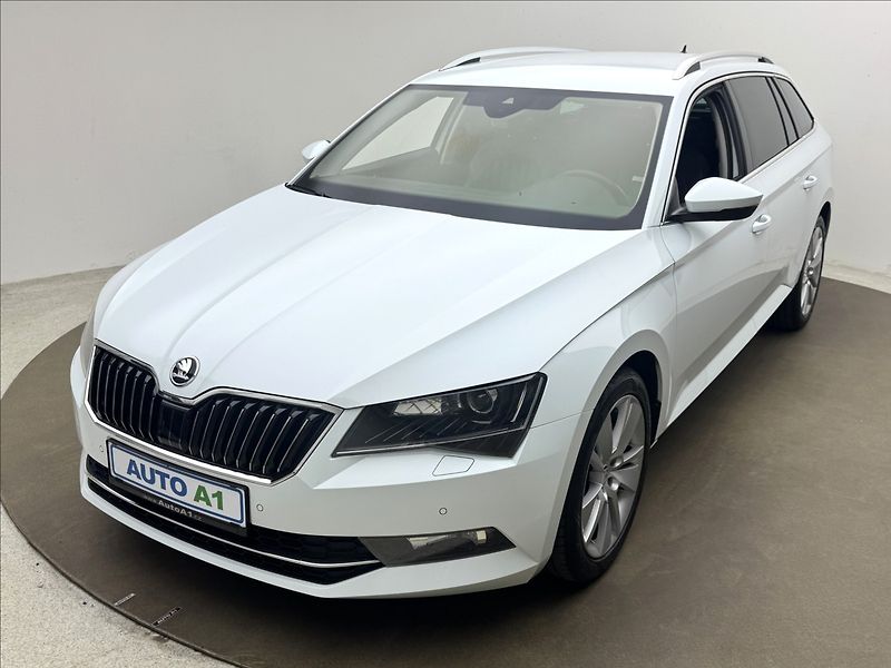 Škoda Superb 2,0 DSG 4X4 ACC CANTON STYLE+ - fotka 1 z 49