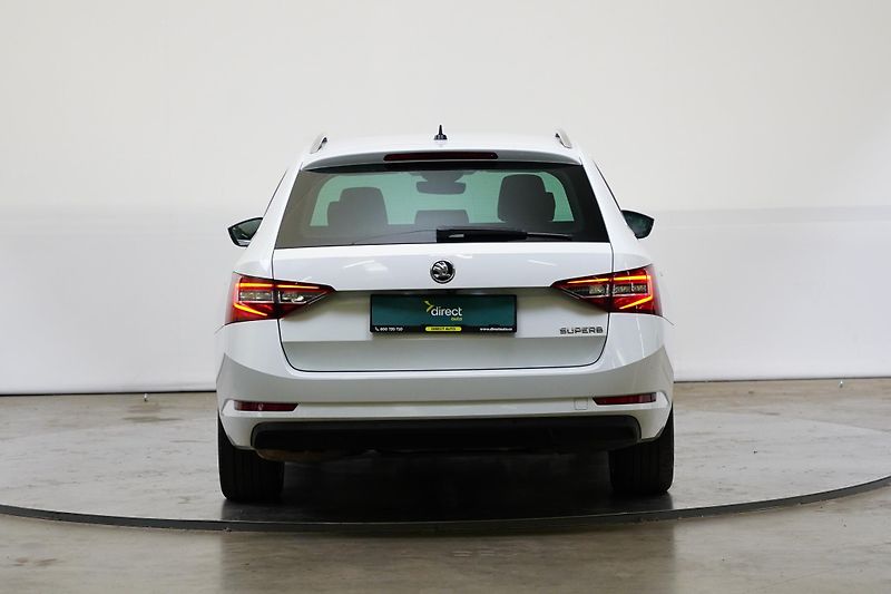 Škoda Superb - fotka 6 z 26