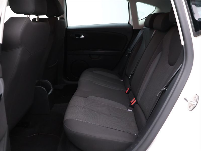 Seat Leon 2,0 TFSI 180kW FR - fotka 13 z 30