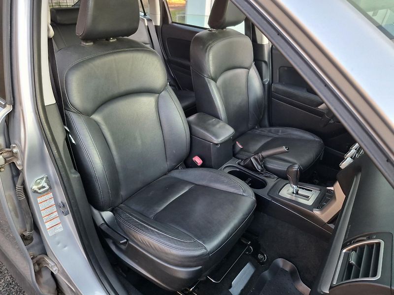 Subaru Forester 2.0 benzin  Rezervace - fotka 20 z 43